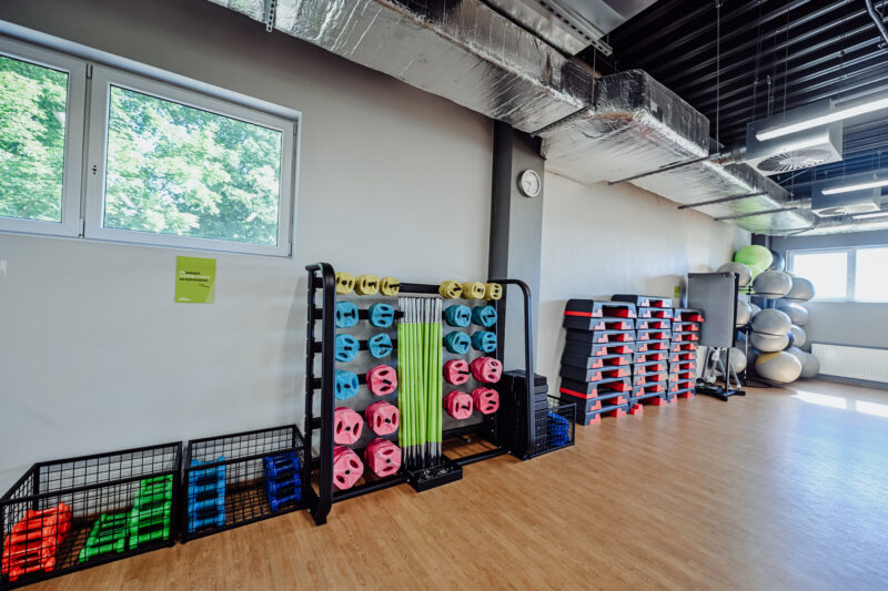 Hantle i akcesoria do ćwiczeń w sali fitness Żary