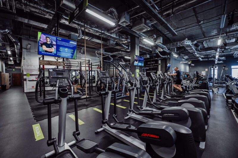 Rowerki stacjonarne do treningu cardio w Well Fitness Świdnica