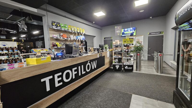 Recepcja w siłowni Well Fitness Łódź Teofilów