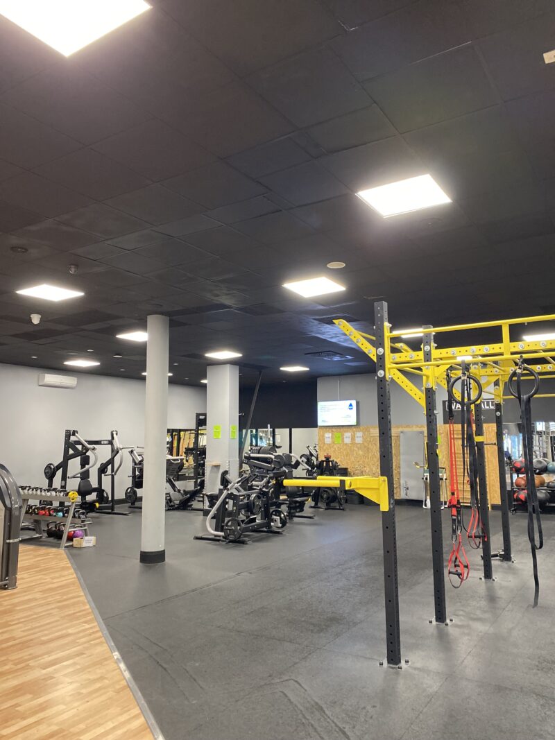 Przestrzeń treningowa w Well Fitness Łódź Widzew