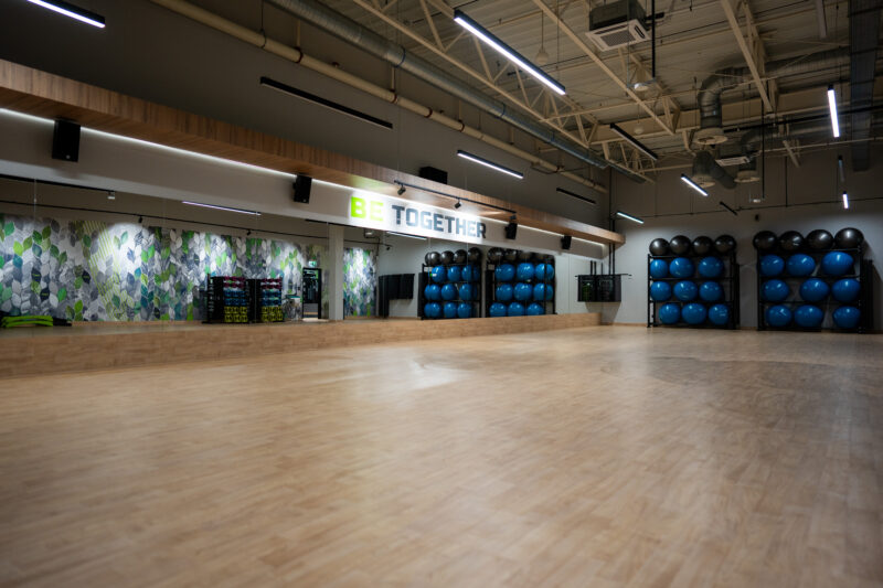 Sala fitness do zajęć grupowych w Well Fitness Piaseczno