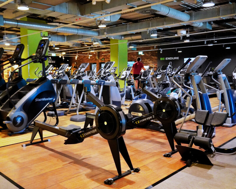wnętrze siłownia warszawa wołoska well fitness