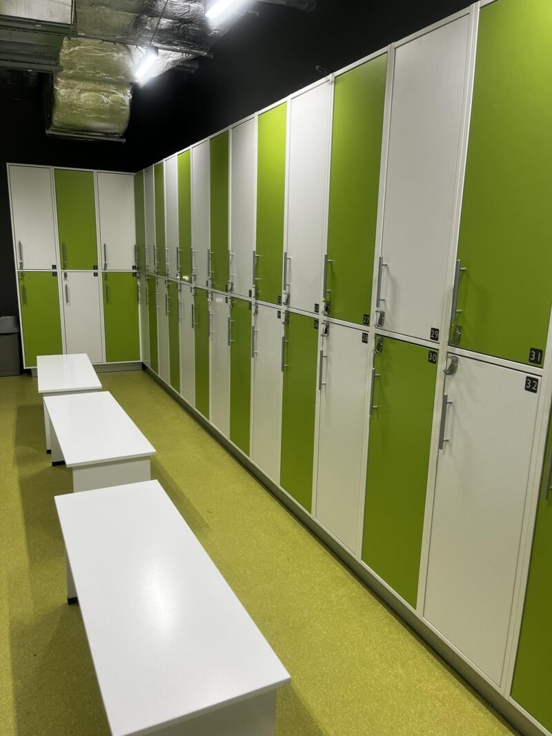 Szatnia w siłowni Well Fitness Łódź Imagine – nowoczesne i komfortowe zaplecze.