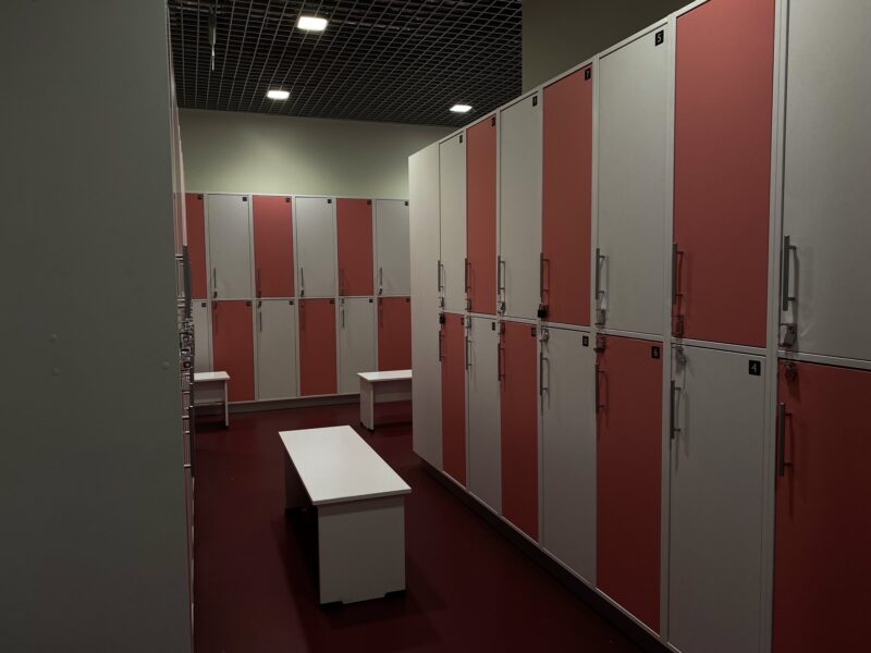 Szatnia z szafkami dla Klubowiczów – siłownia Poznań Półwiejska